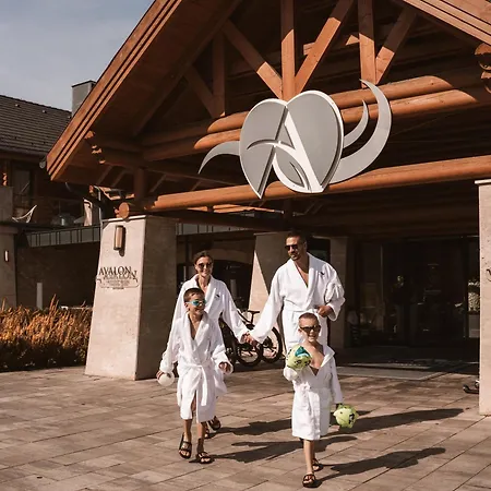 Avalon & 5* Mişcolţ