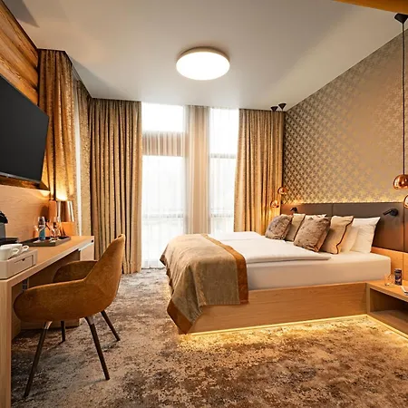 Hotel Avalon &