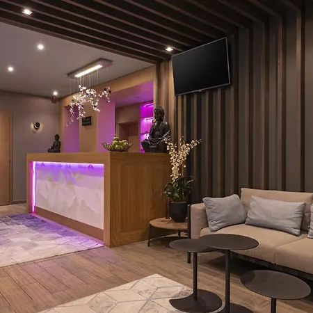 Hotel Avalon & 5*