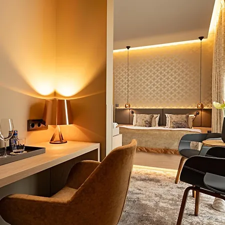 Hotel Avalon & Miskolc