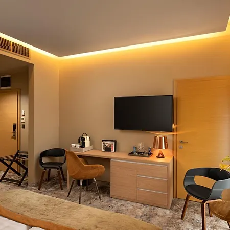Avalon & Hotel 5*